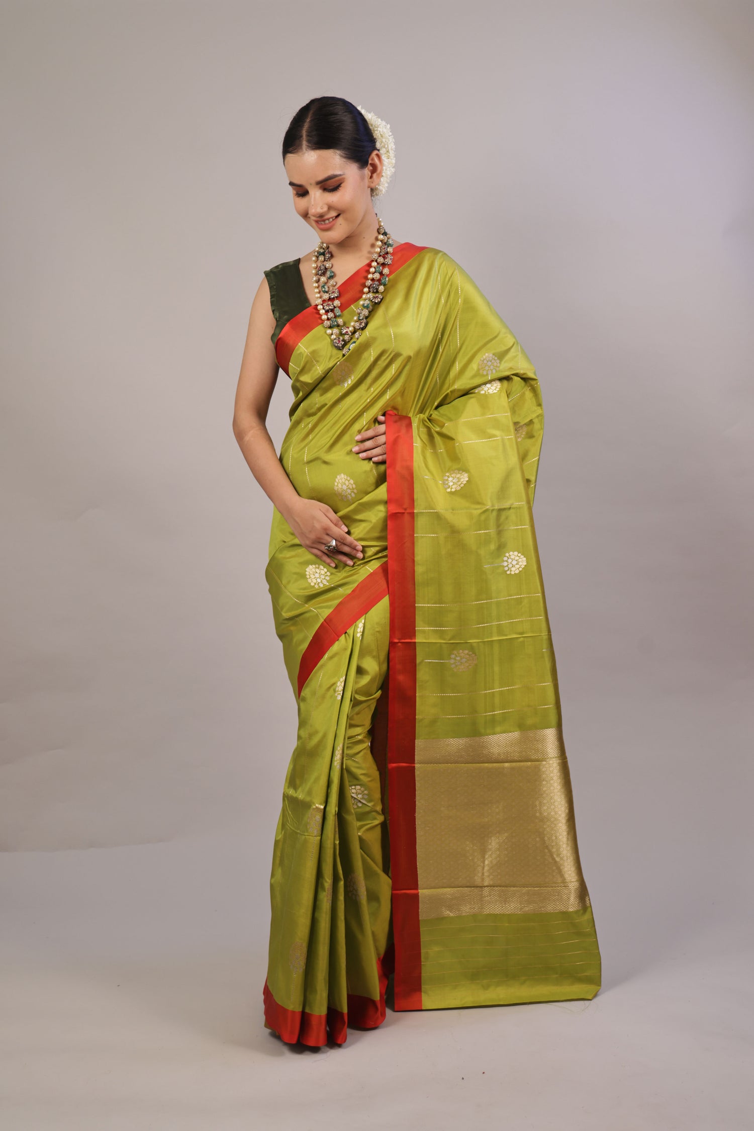 Luxurious Liril Green Katan Silk Handloom Saree: Timeless Elegance