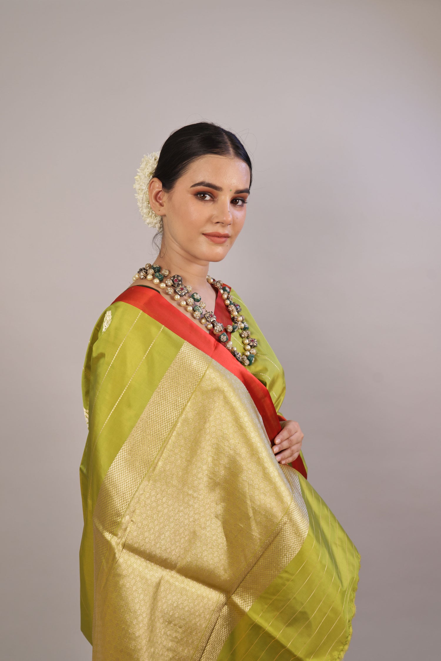 Luxurious Liril Green Katan Silk Handloom Saree: Timeless Elegance