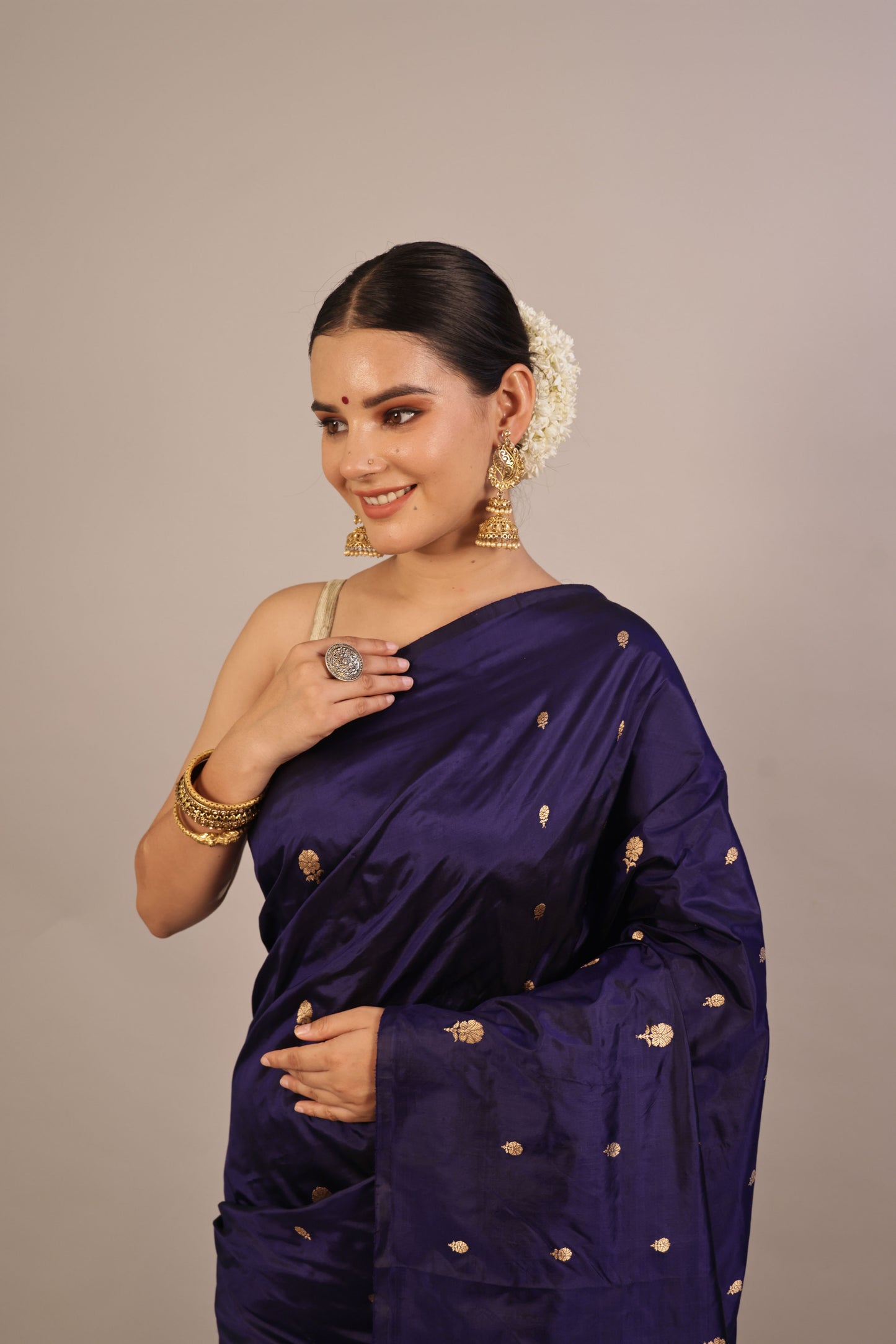 Navy Opulence: Banarasi Katan Silk Saree - Luxury Redefined