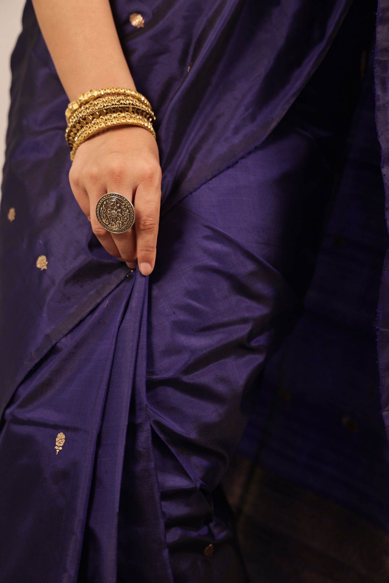 Navy Opulence: Banarasi Katan Silk Saree - Luxury Redefined