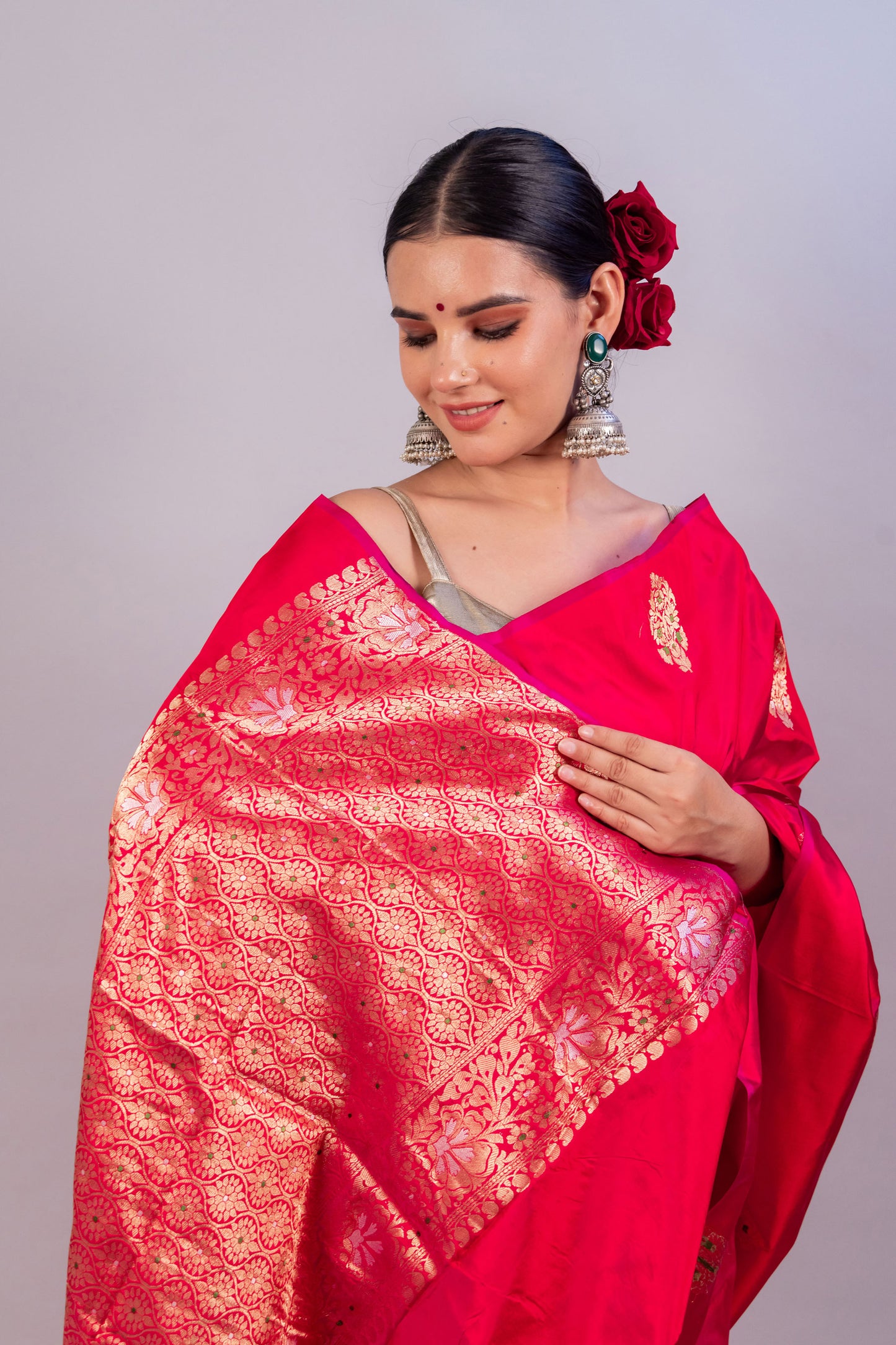 "Exquisite Red Katan Silk Handloom Saree - Traditional Elegance & Luxury"