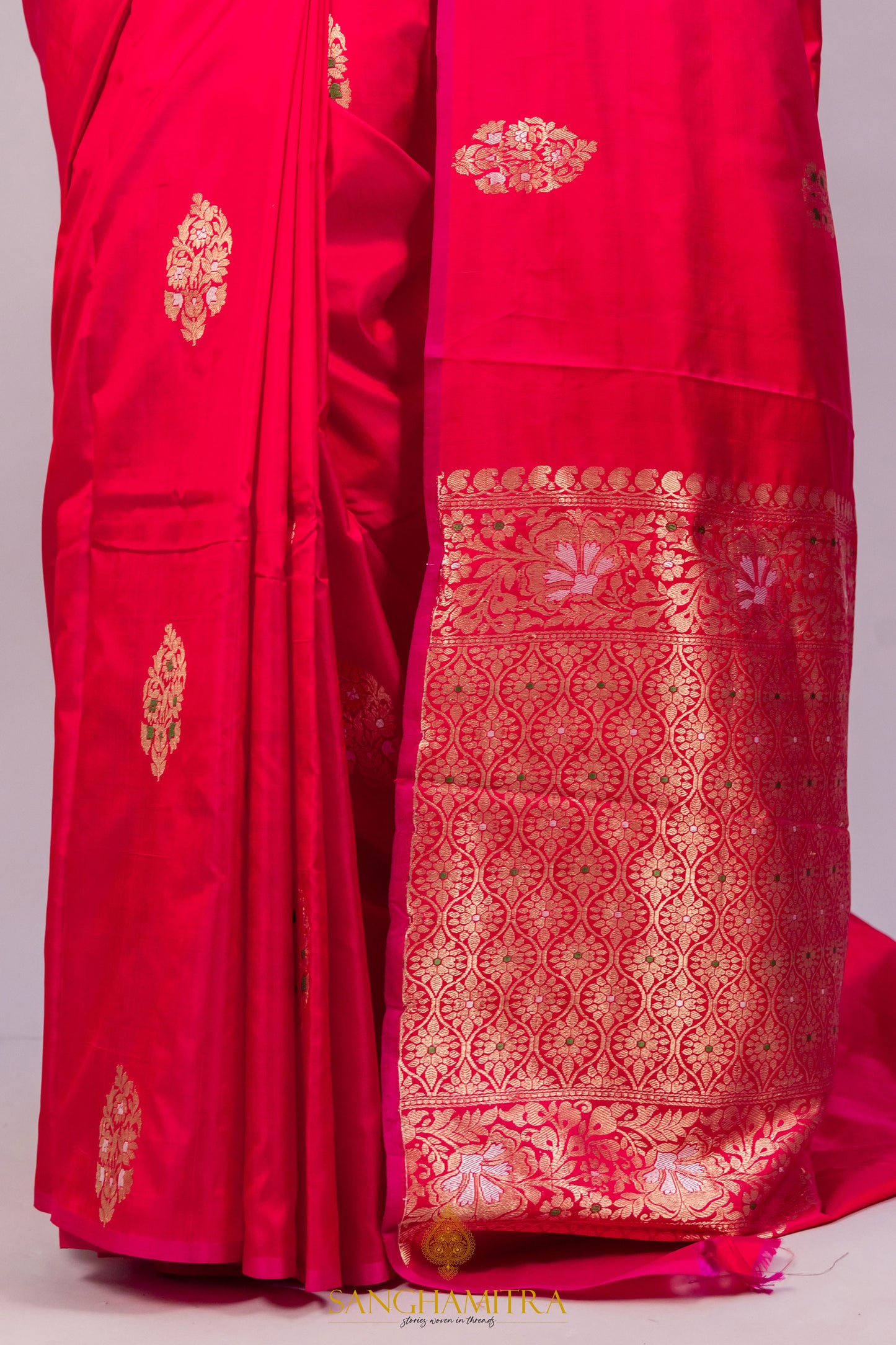 "Exquisite Red Katan Silk Handloom Saree - Traditional Elegance & Luxury"